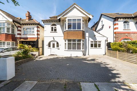 6 bed property, in Welbeck Avenue, £1,200,000