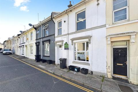 4 bed property, in Warren Road, £155,000