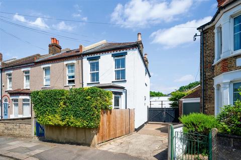 2 bed property, in Courtney Road, £875,000