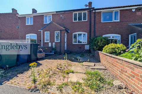 2 bed property, in Grangefields, £115,000
