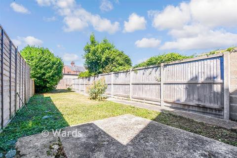 2 bed property, in Frampton Road, £300,000