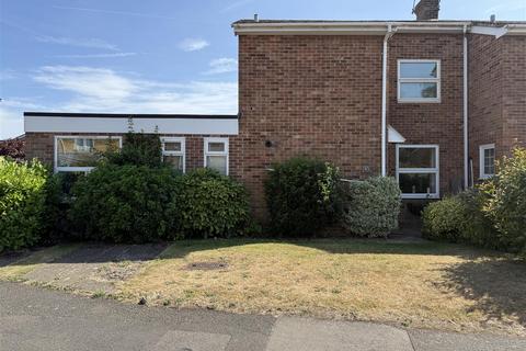 4 bed property, in Swallow Road, £425,000