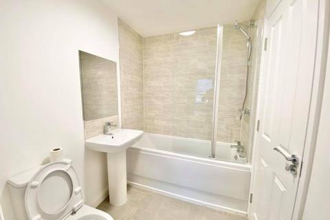 5 bed property, in Merchiston Park, £15,000