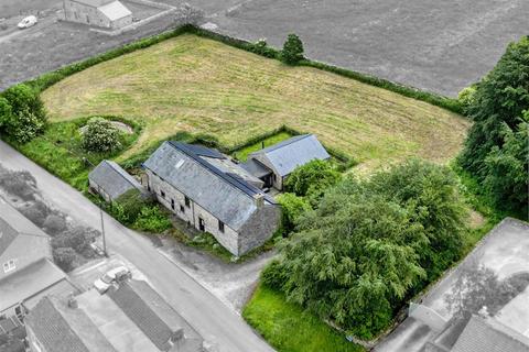 5 bed property, in High Street, £875,000