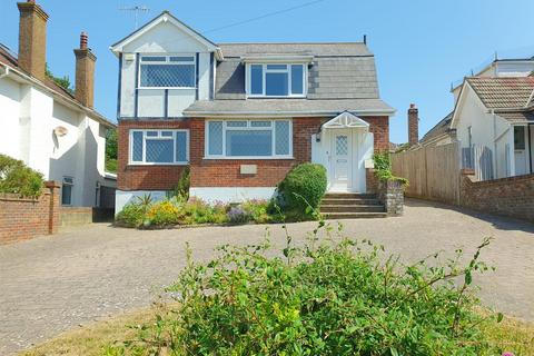 4 bed property, in Ainsworth Avenue, £775,000