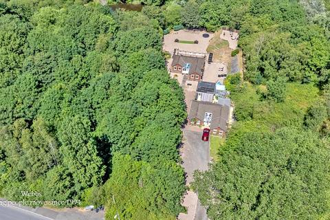 2 bed property, in Watery Lane, £325,000
