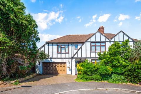 5 bed property, in Johns Lane, £800,000