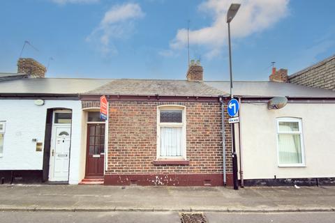 2 bed property, in 12. Mortimer Street, £5,000
