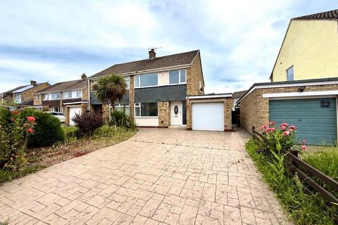 3 bed property, in Roseberry Road, £265,000