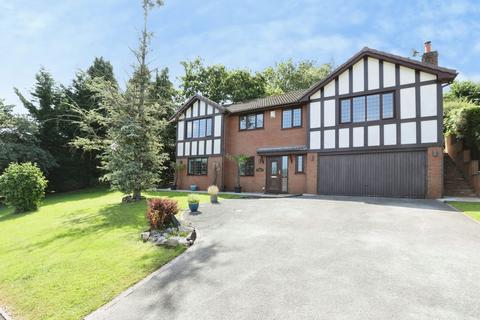 4 bed property, in Cheddleton Park Avenue, £475,000