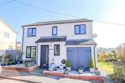 4 bed property, in Pool Hill, £435,000
