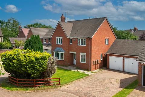 4 bed property, in Tythe Barn Lane, £650,000