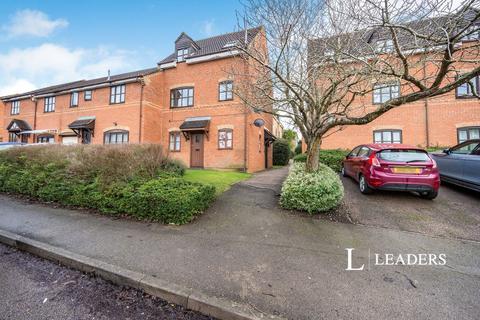2 bed property, in Grace Avenue, £190,000