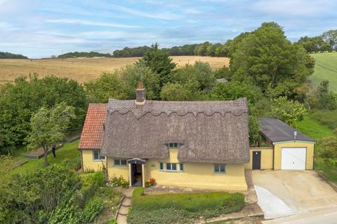 3 bed property, in Stanbrook, £600,000