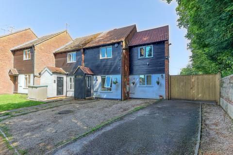 3 bed property, in Portway Drive, £425,000