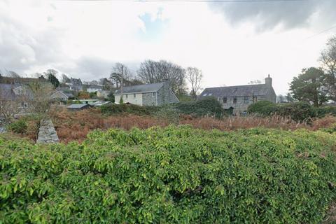 Studio, in Ffordd y Llan, £80,000