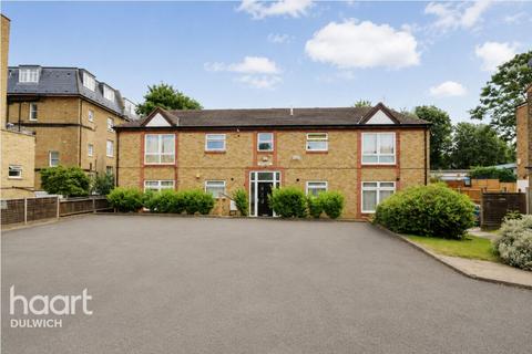 1 bed property, in Ferris Road, £350,000