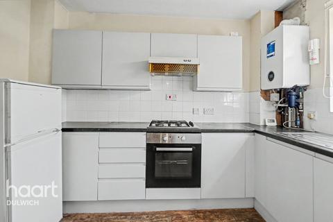 1 bed property, in Ferris Road, £325,000