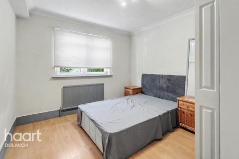 1 bed property, in Ferris Road, £325,000