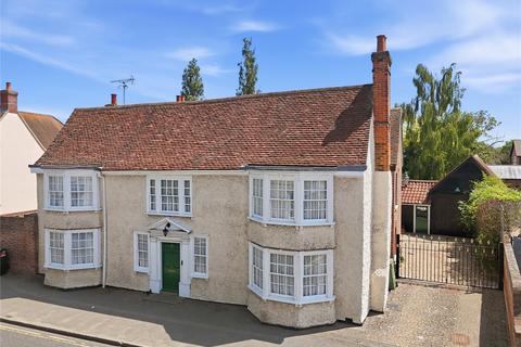 5 bed property, in High Street, £1,100,000