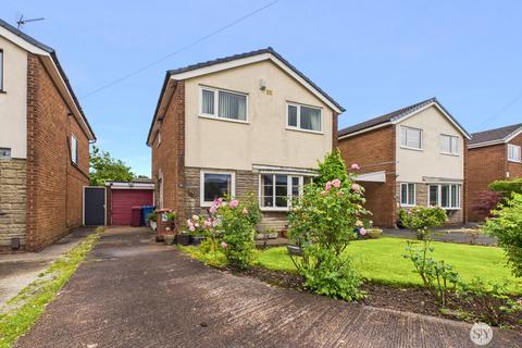 4 bed property, in Hollies Close, £259,950