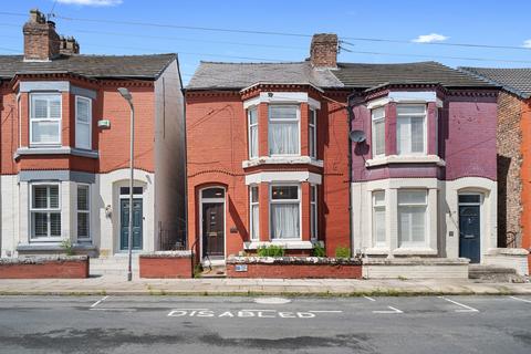 3 bed property, in Marlfield Road, £165,000
