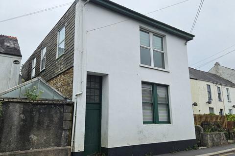 5 bed property, in Bodmin Road, £200,000