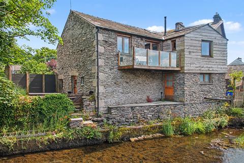 3 bed property, in Main Street, £575,000