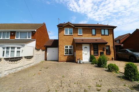 2 bed property, in Ada Wrighton Close, £150,000