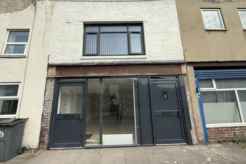 1 bed property, in Liverpool Road, £160,000