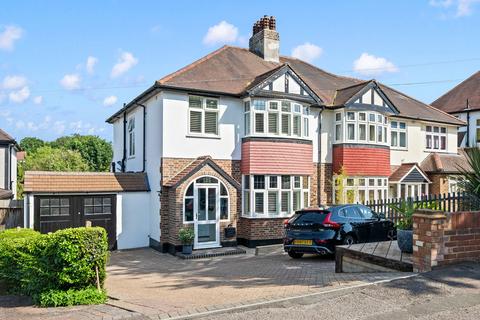 3 bed property, in Banstead Road, £800,000