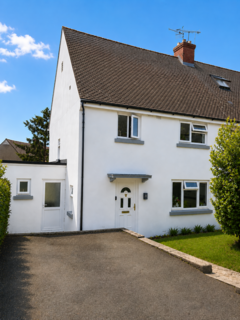 3 bed property, in Devereaux Road, £350,000