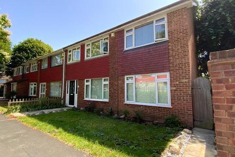 5 bed property, in Debden Walk, £625,000