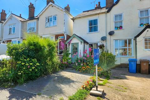 2 bed property, in Tidings Hill, £200,000