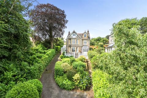6 bed property, in St. Nicholas Street, £635,000