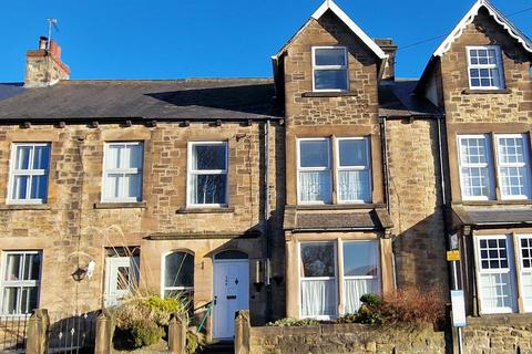 5 bed property, in Benfieldside Road, £150,000