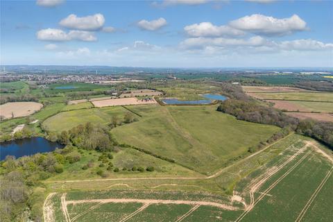 Land, in Cadeby, £1,200,000
