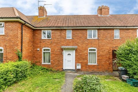 3 bed property, in West Parade, £325,000