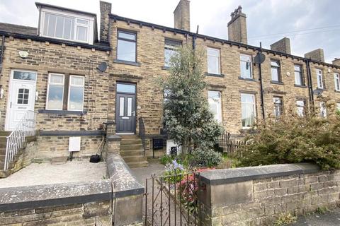 2 bed property, in Oakes Road, £210,000