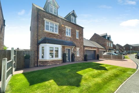 4 bed property, in Bishops Meadows, £475,000