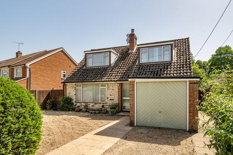 3 bed property, in Beacon View Road, £650,000