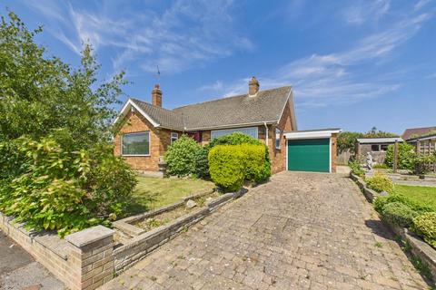 2 bed property, in Ryeland Avenue, £275,000