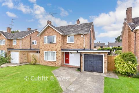 3 bed property, in Trelawne Drive, £650,000