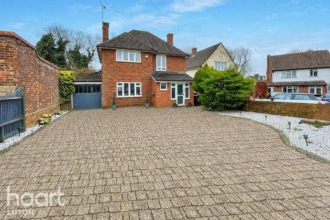 3 bed property, in Honeygate, £525,000