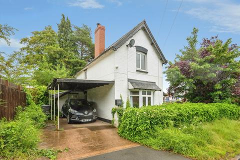 3 bed property, in Comberton Road, £390,000
