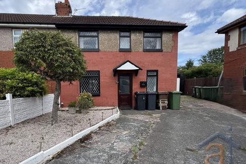 2 bed property, in Canning Road, £160,000