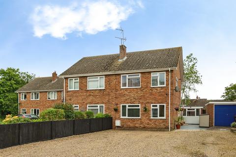 3 bed property, in Pilgrims Way, £270,000