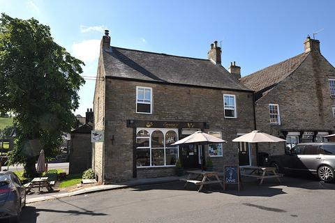 3 bed property, in Market Place, £250,000