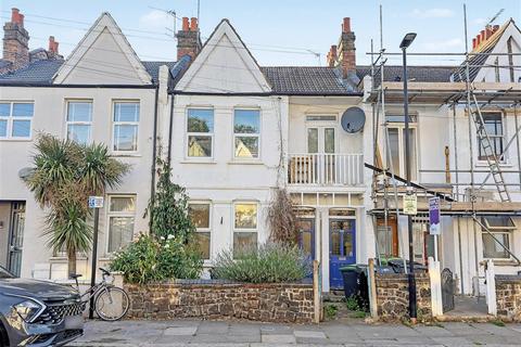 5 bed property, in Sirdar Road, £600,000