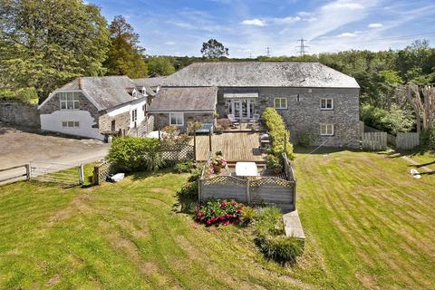 7 bed property, in 3.87 Acres - Filham, £1,000,000